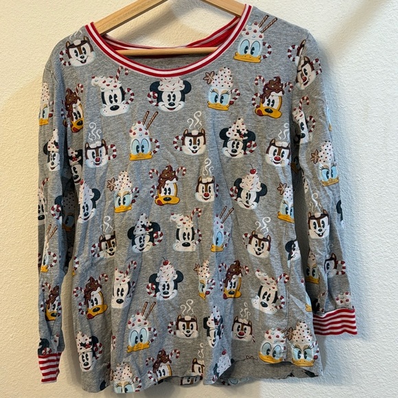 DISNEY MICKEY AND FRIENDS CHRISTMAS PAJAMAS🎄 - Picture 11 of 11